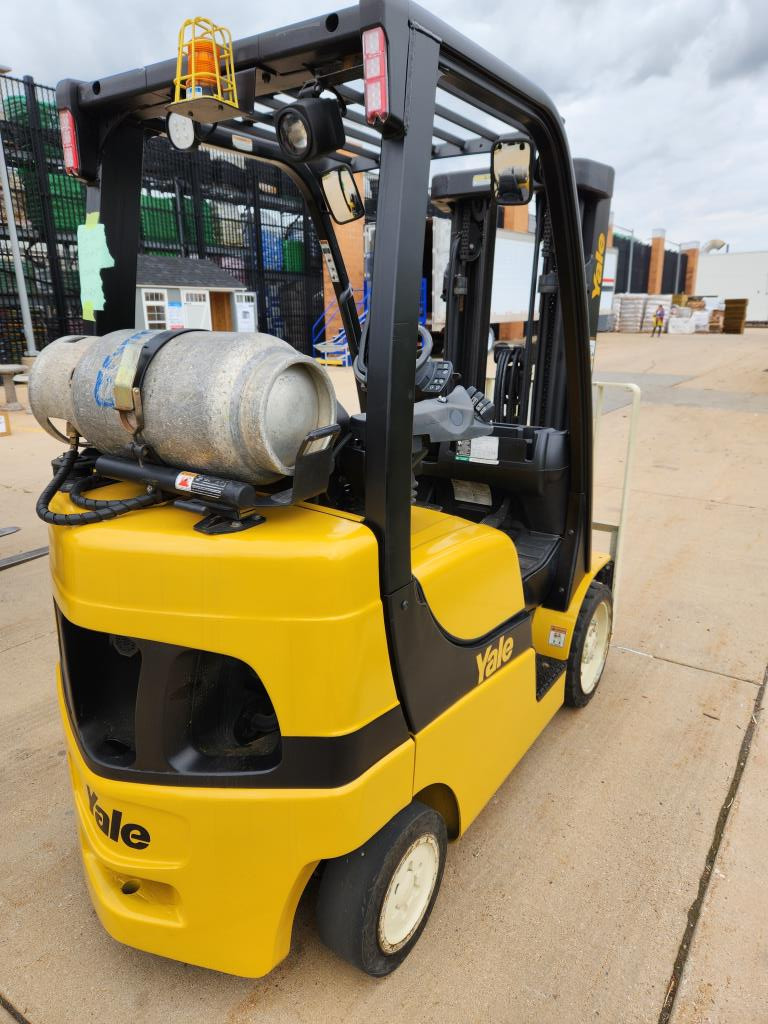 2017 Yale GC050VX