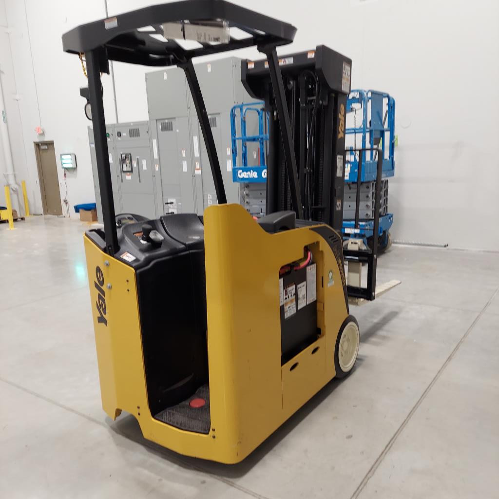 2022 Yale ESC040AD