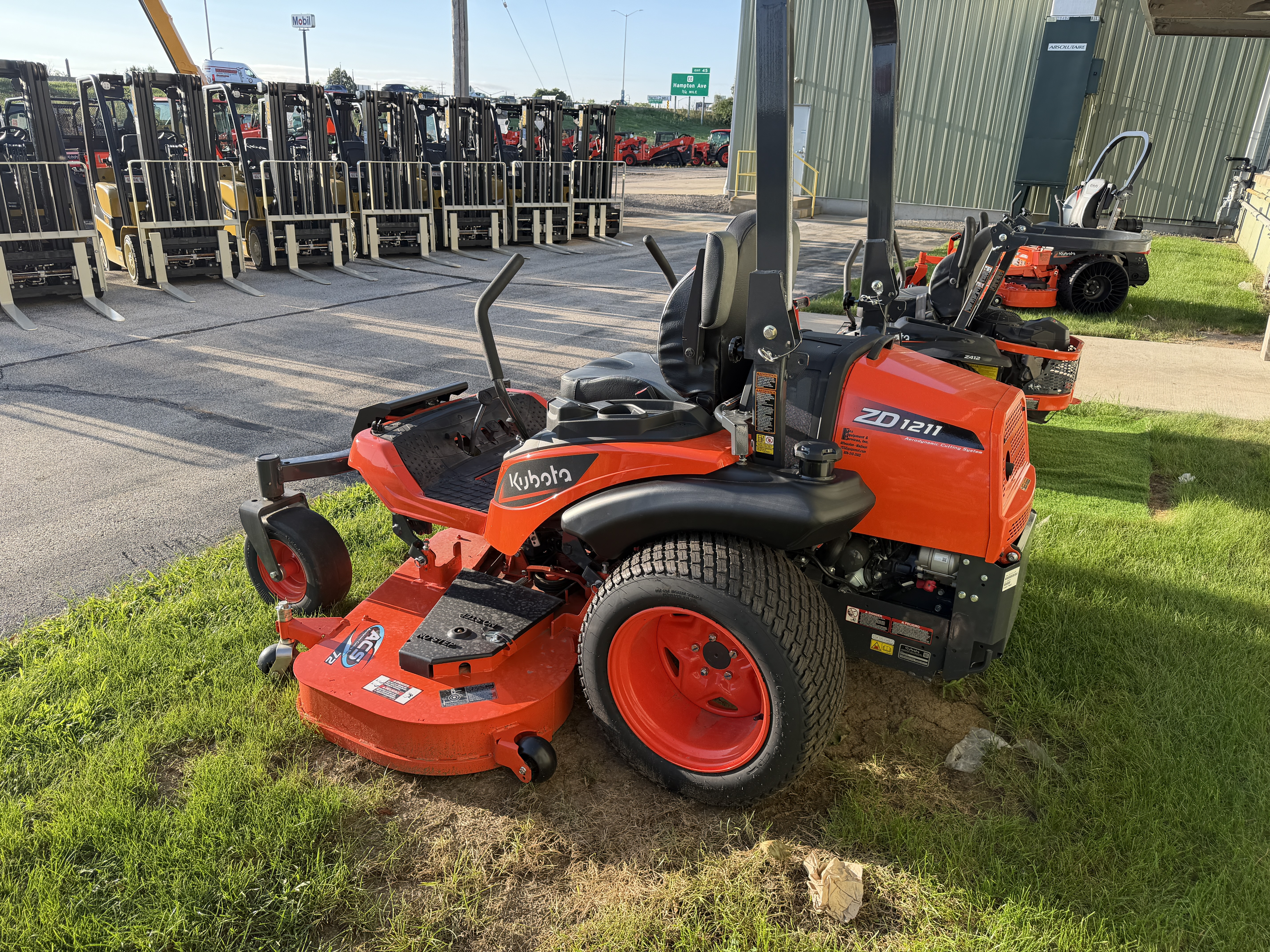 0 Kubota ZD1211L-3-72
