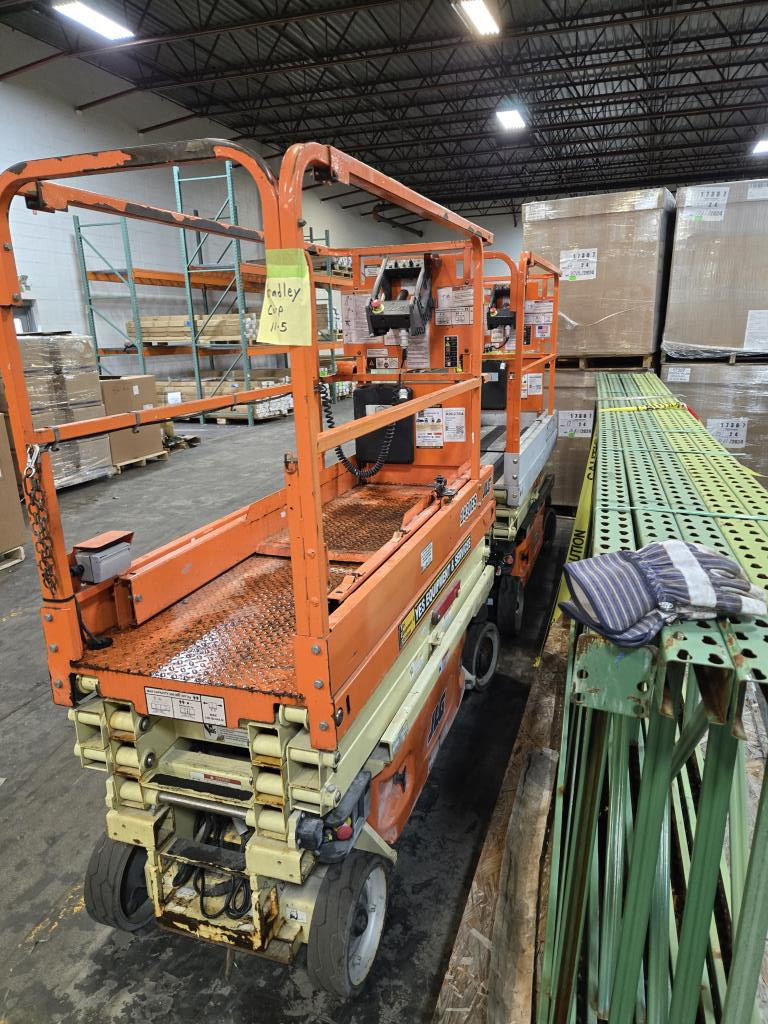 2017 JLG 1930ES