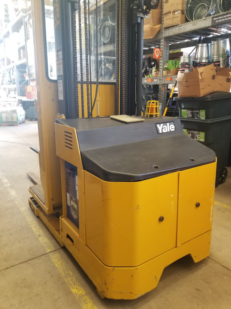 2010 Yale OS030EC
