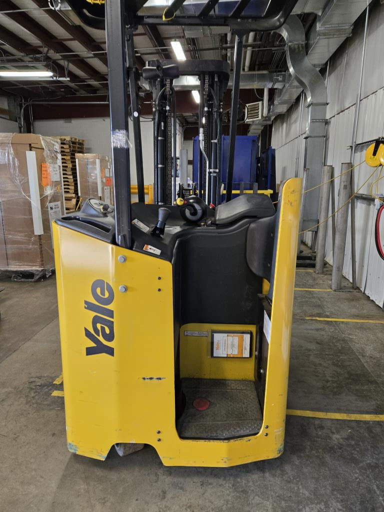 2022 Yale ESC040AD