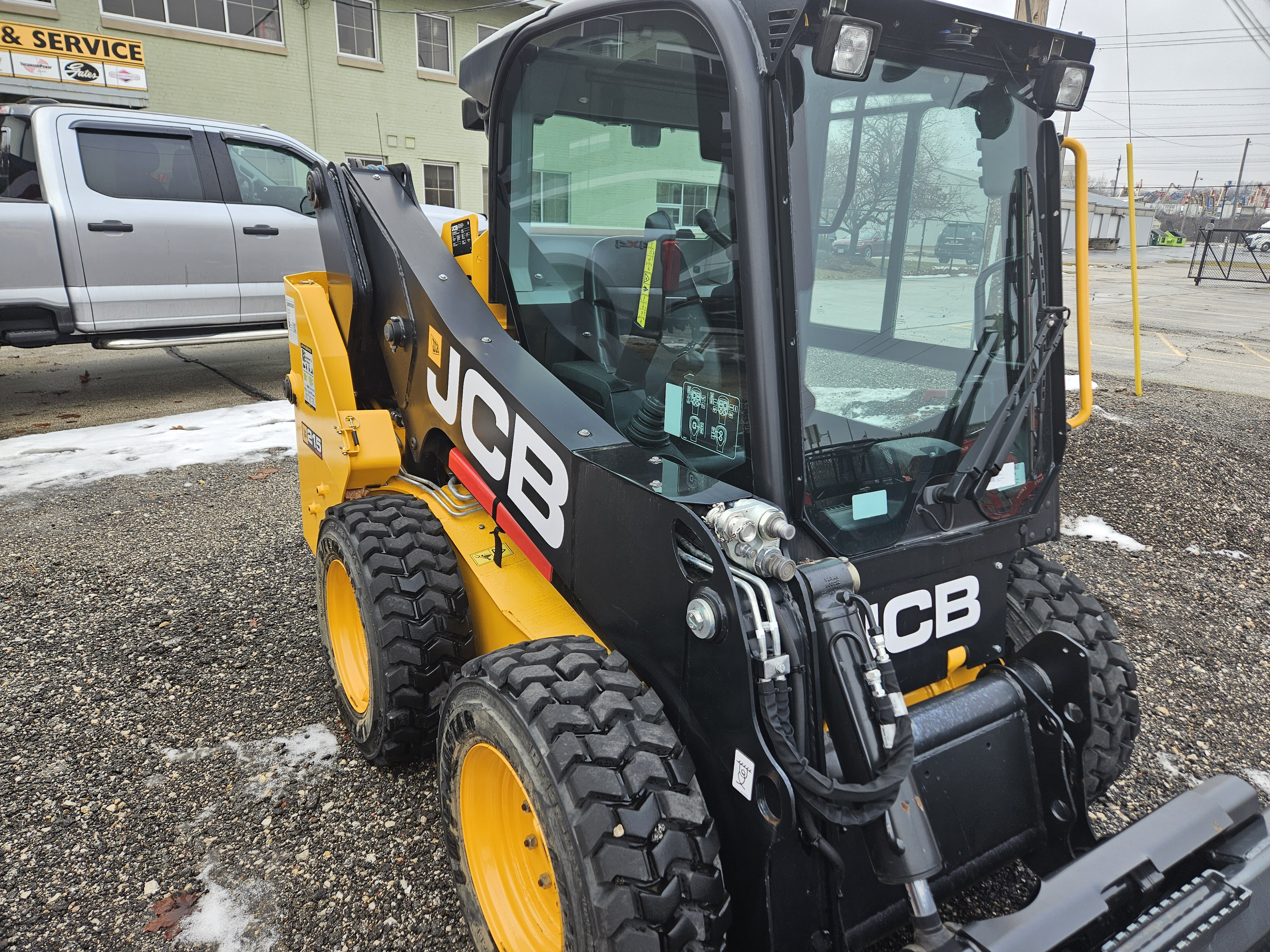 2023 JCB 215