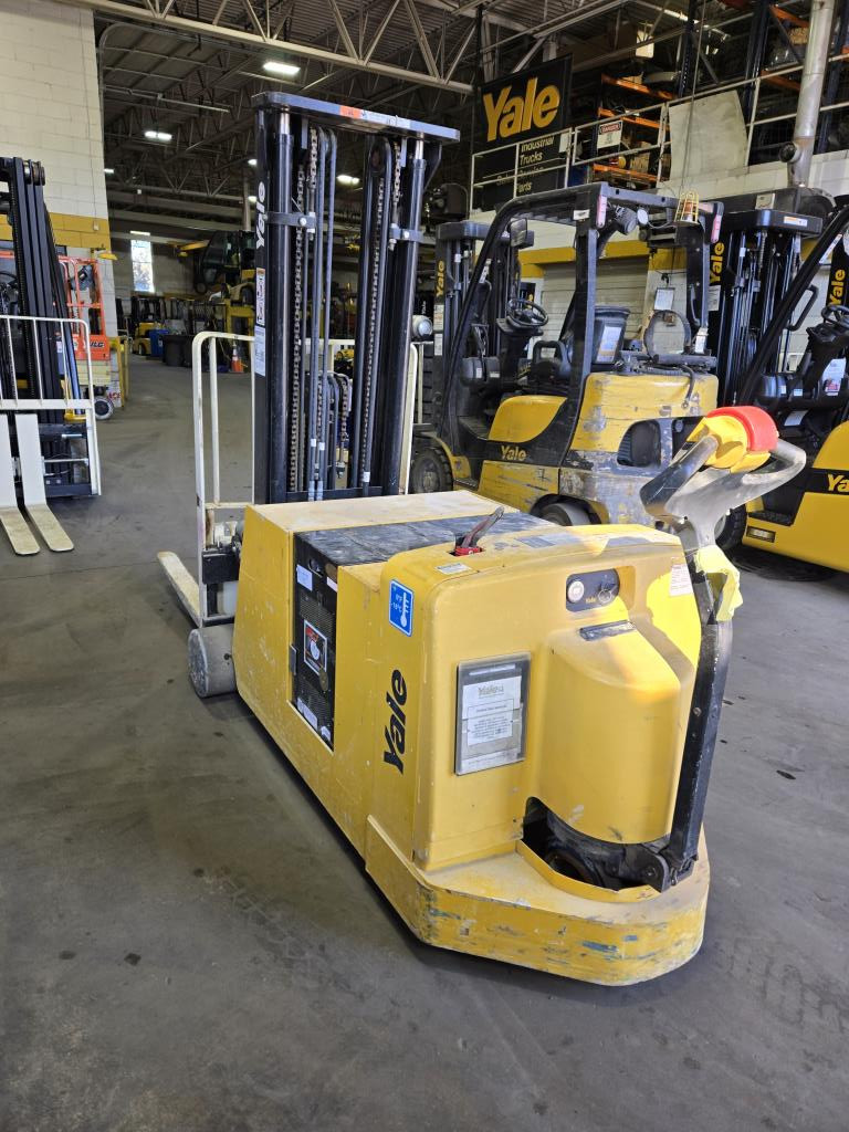 2021 Yale MCW040LE