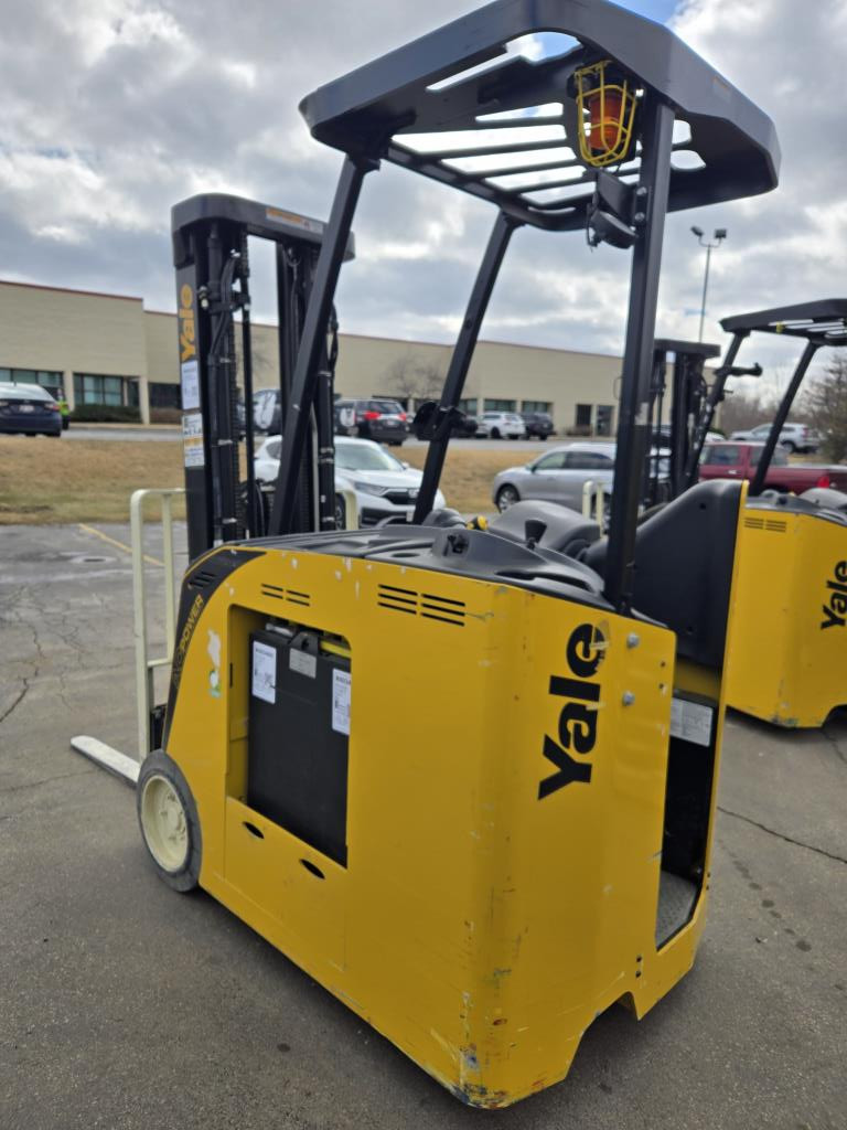 2022 Yale ESC040AD