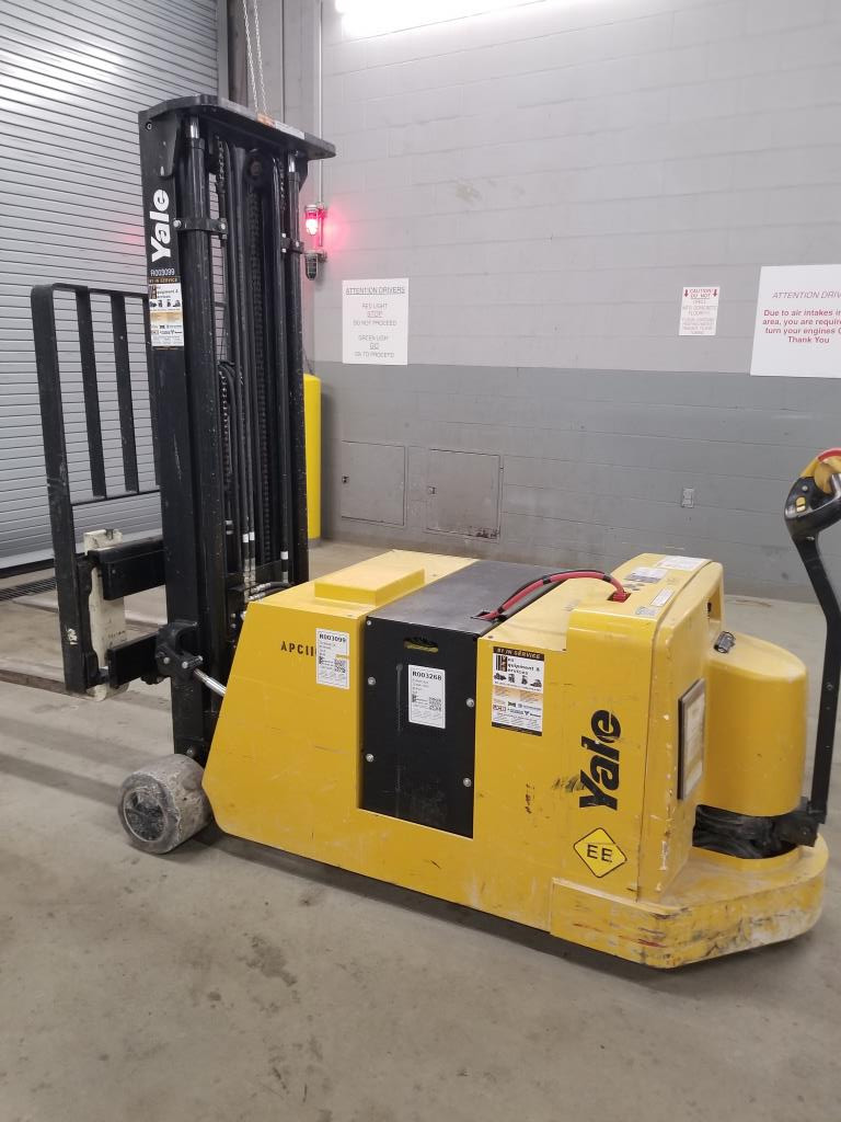 2015 Yale MCW040-E