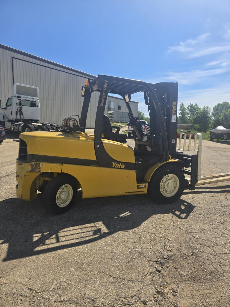 2022 Yale GP120VX