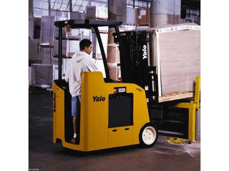 2009 Yale ESC040FA