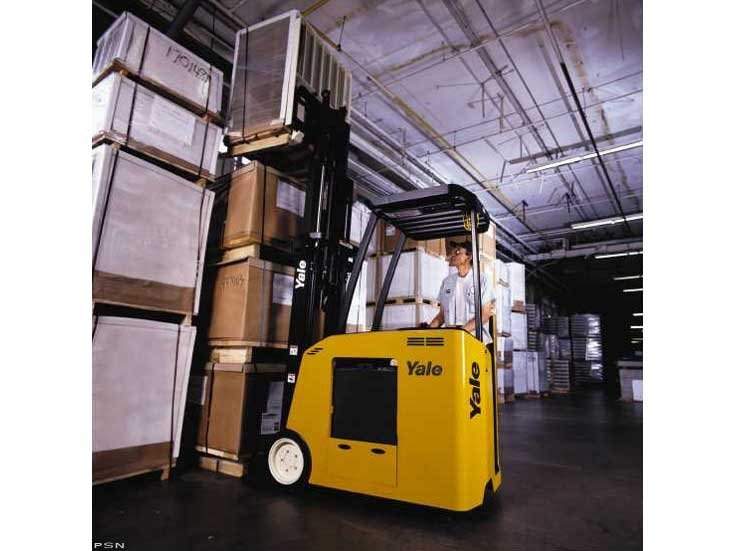 2009 Yale ESC040FA