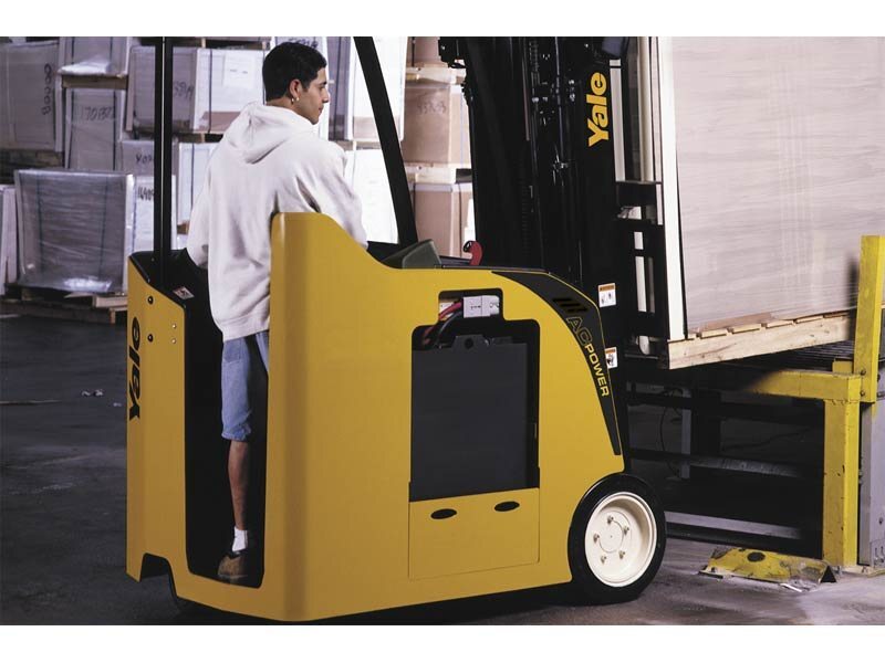2013 Yale ESC040AC