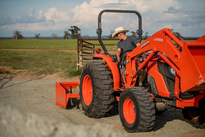 0 Kubota MX5400 HST 4WD