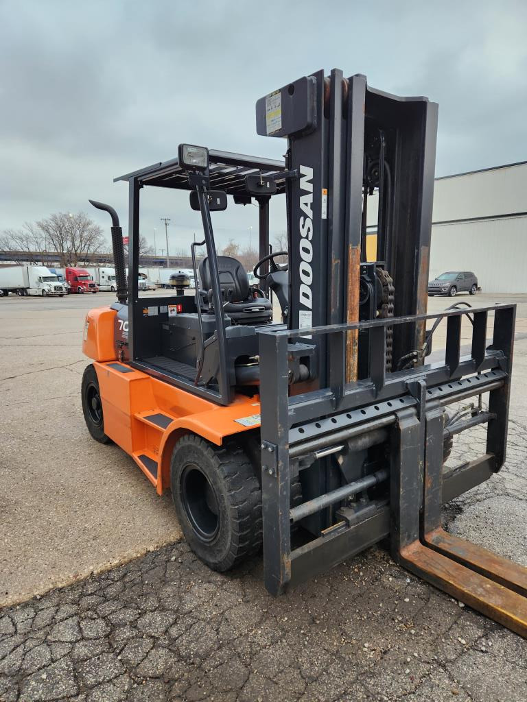 2012 Doosan D70S-5 (2 SPEEDS)