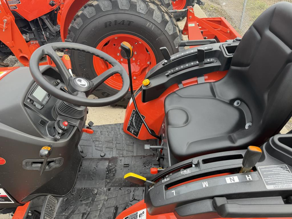 0 Kubota LX3520 Narrow