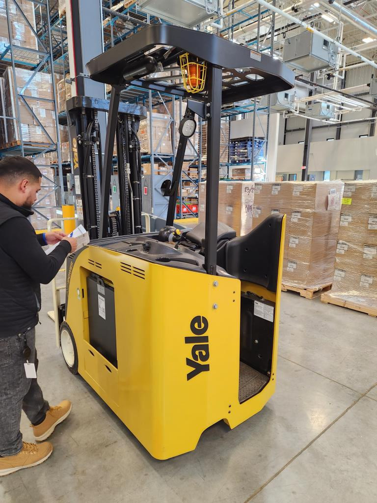 2022 Yale ESC040AD