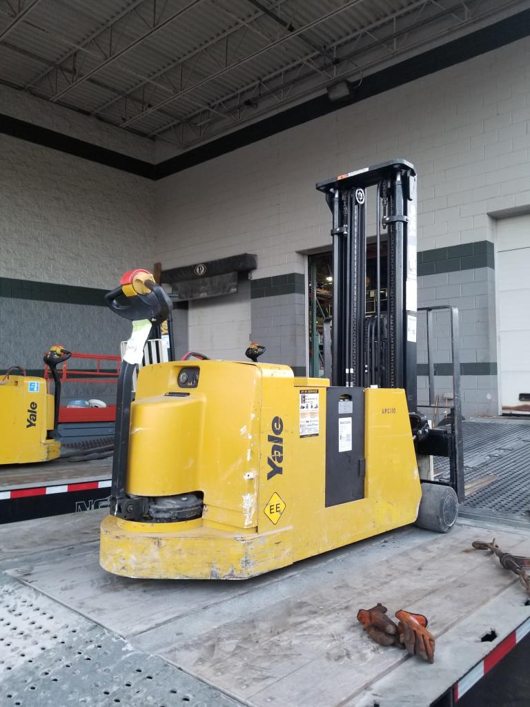 2015 Yale MCW040-E