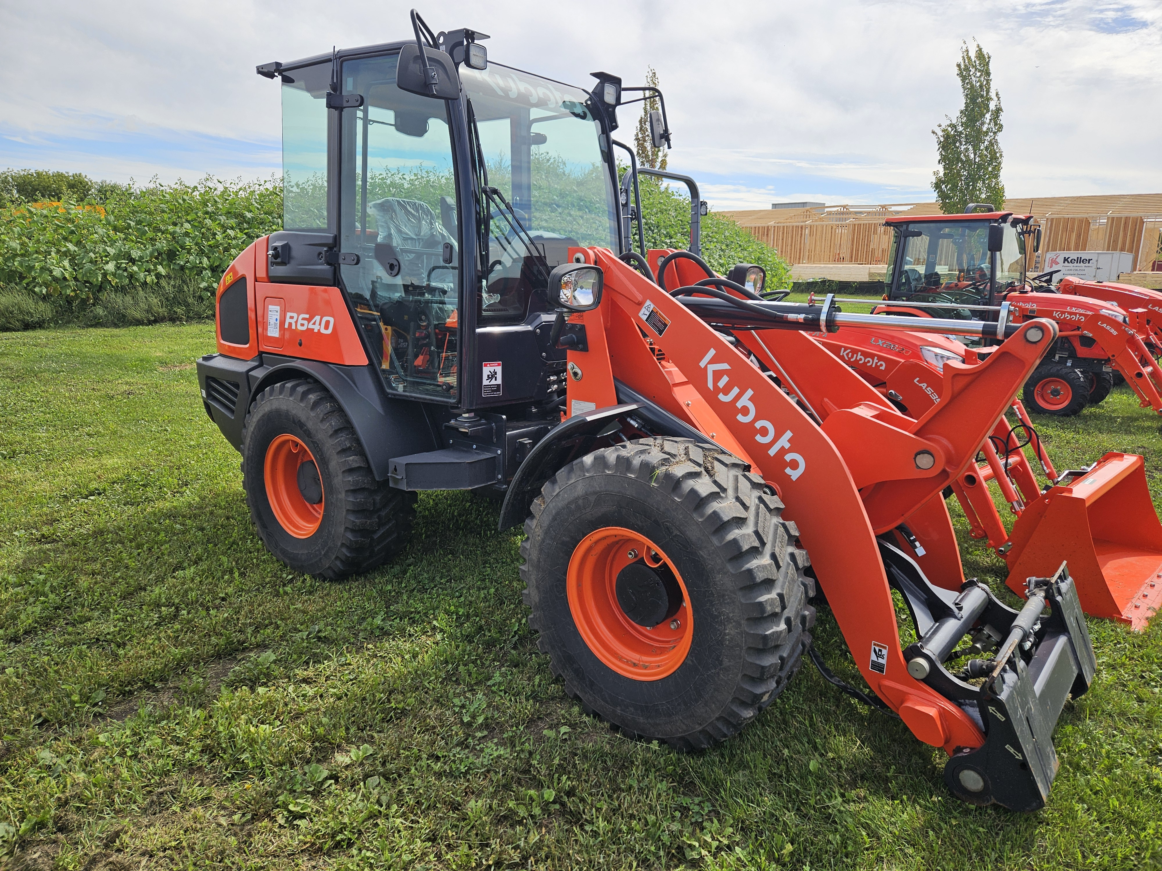 Photo of 2025 Kubota R640R43