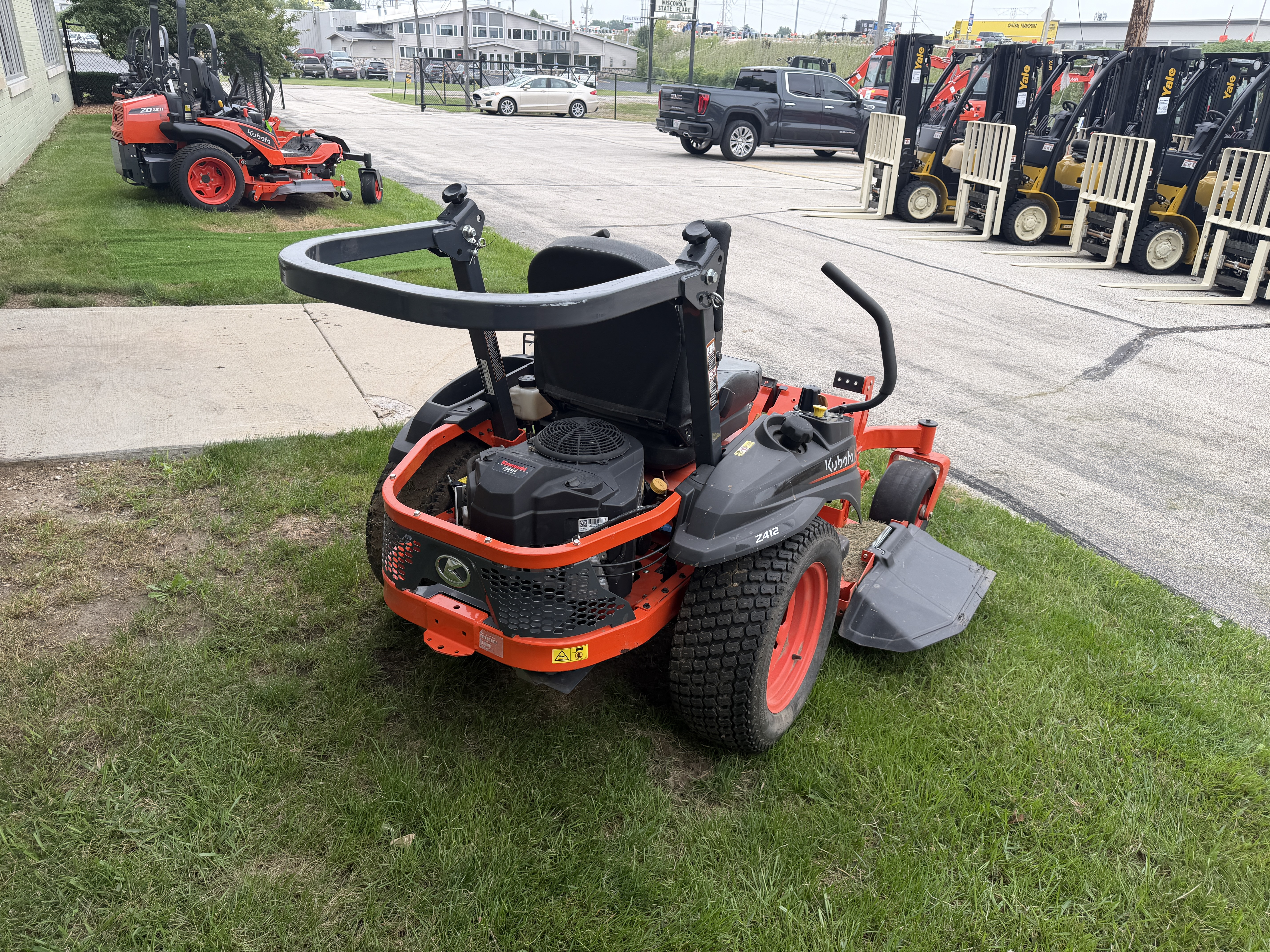 2023 Kubota Z400