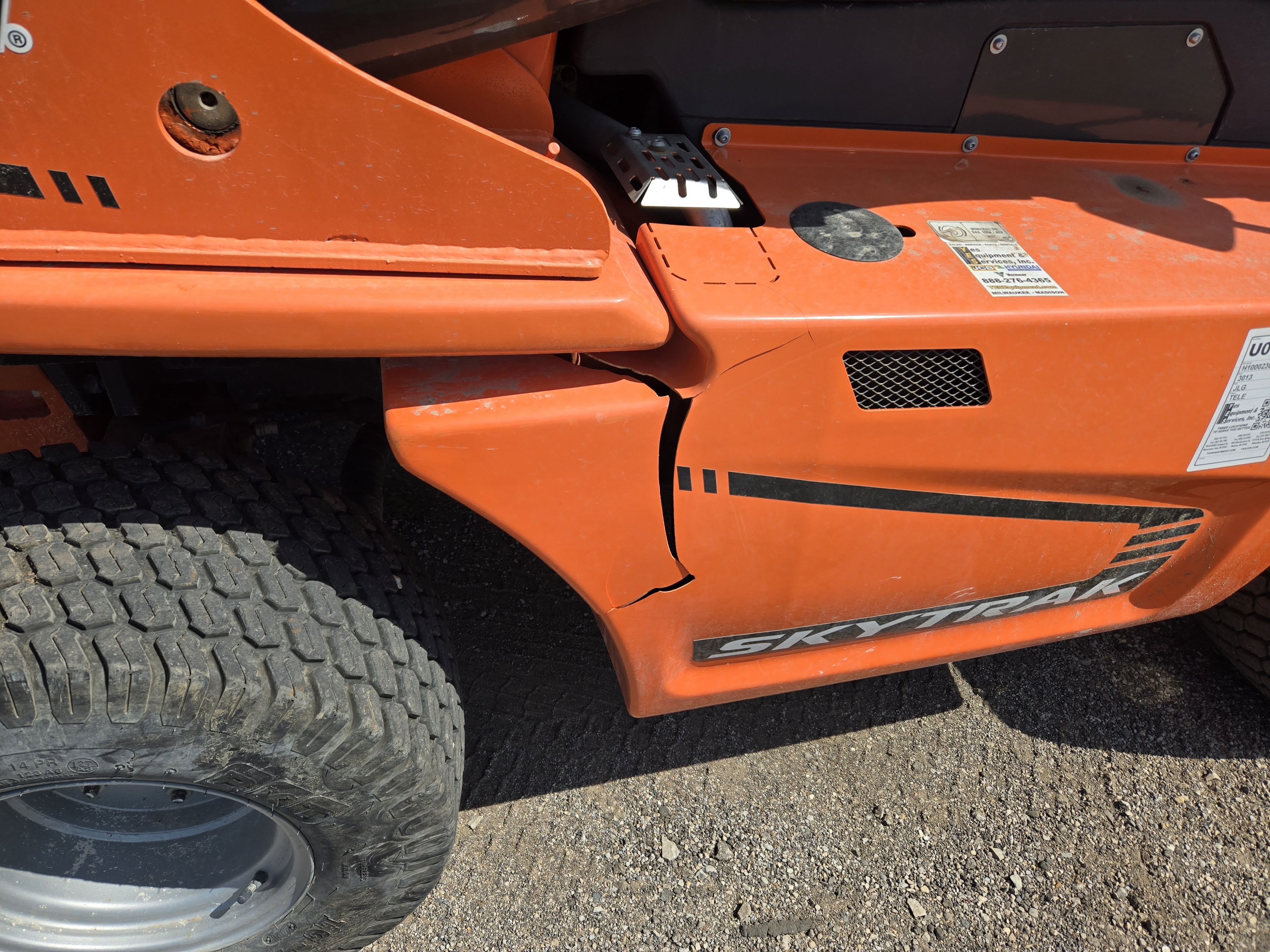 2023 JLG 3013