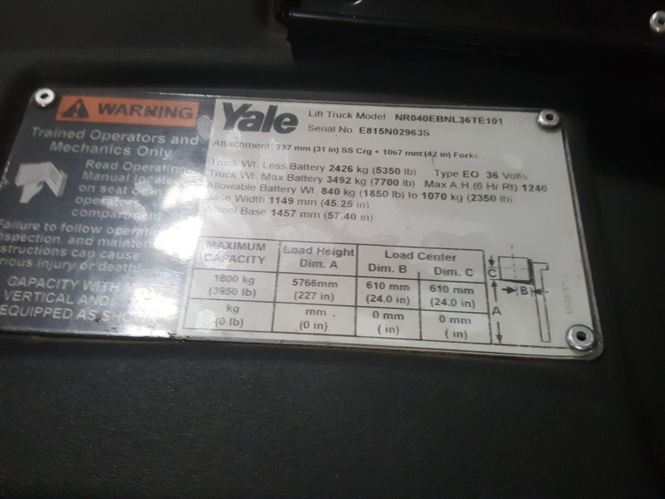 2018 Yale NR040EB