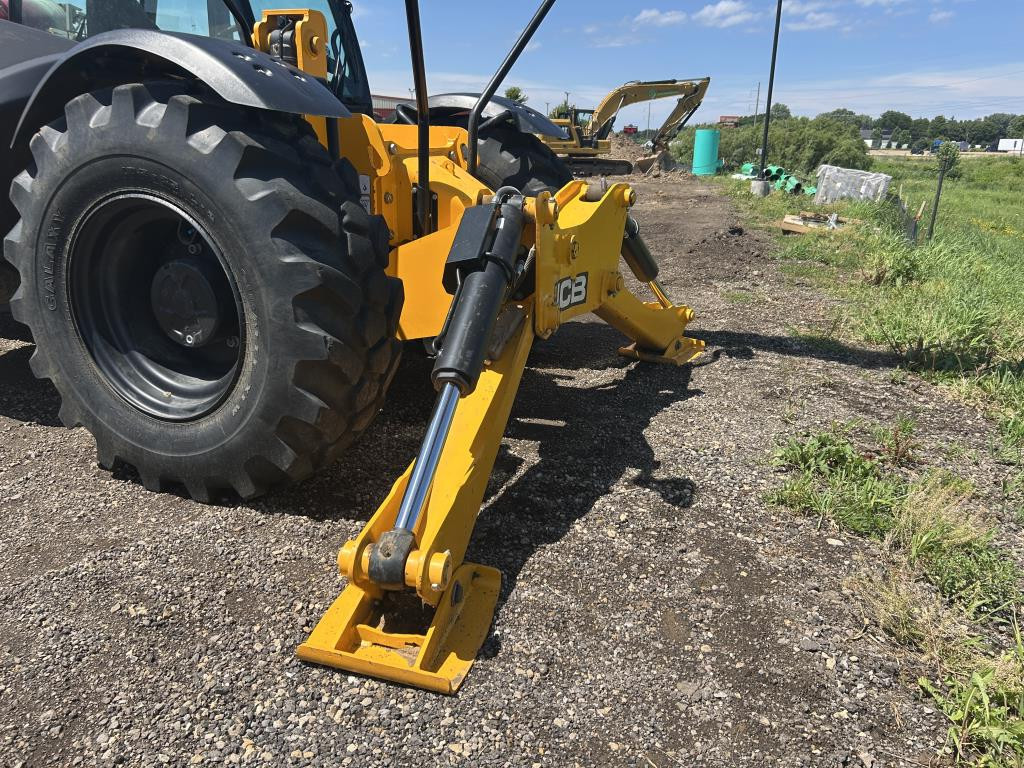 2022 JCB 510-56