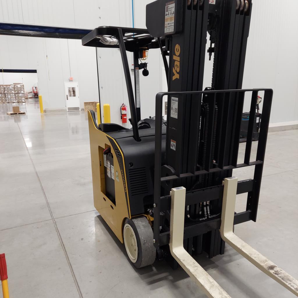 2022 Yale ESC040AD