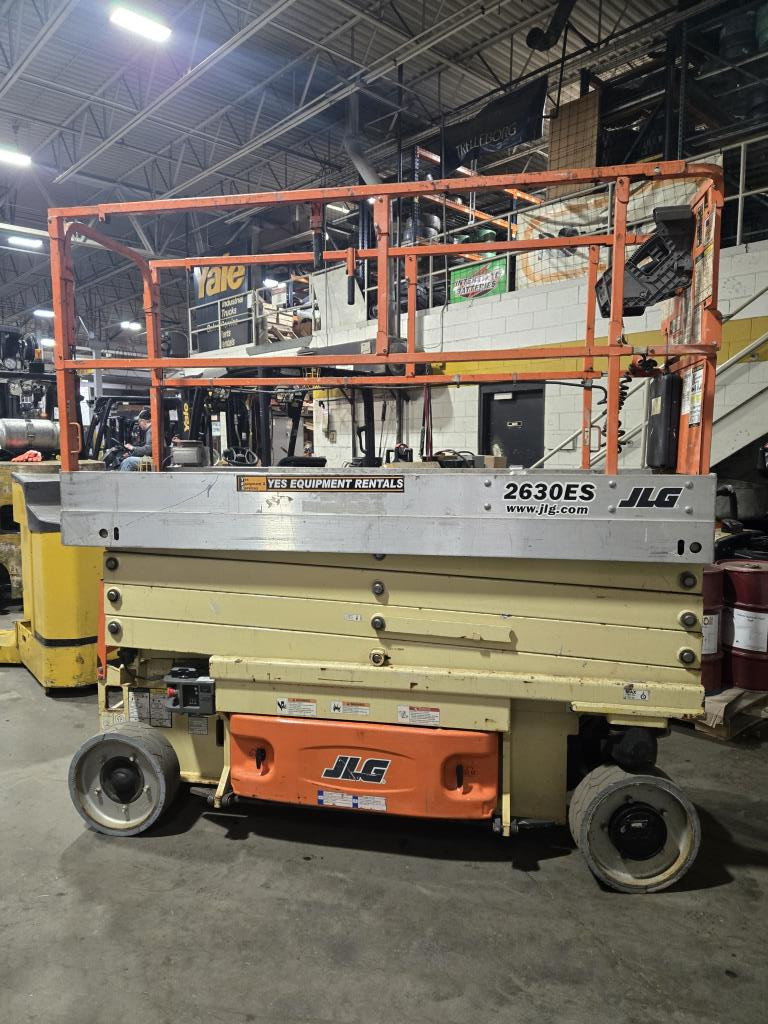 2013 JLG 2630ES