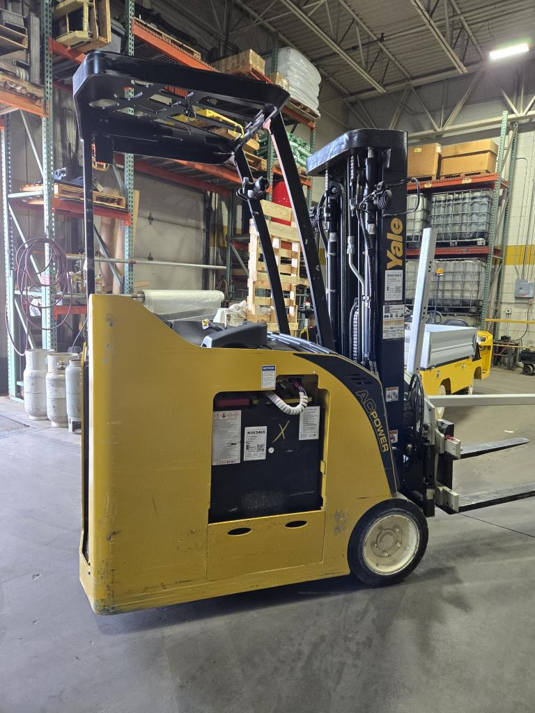 2022 Yale ESC040AD