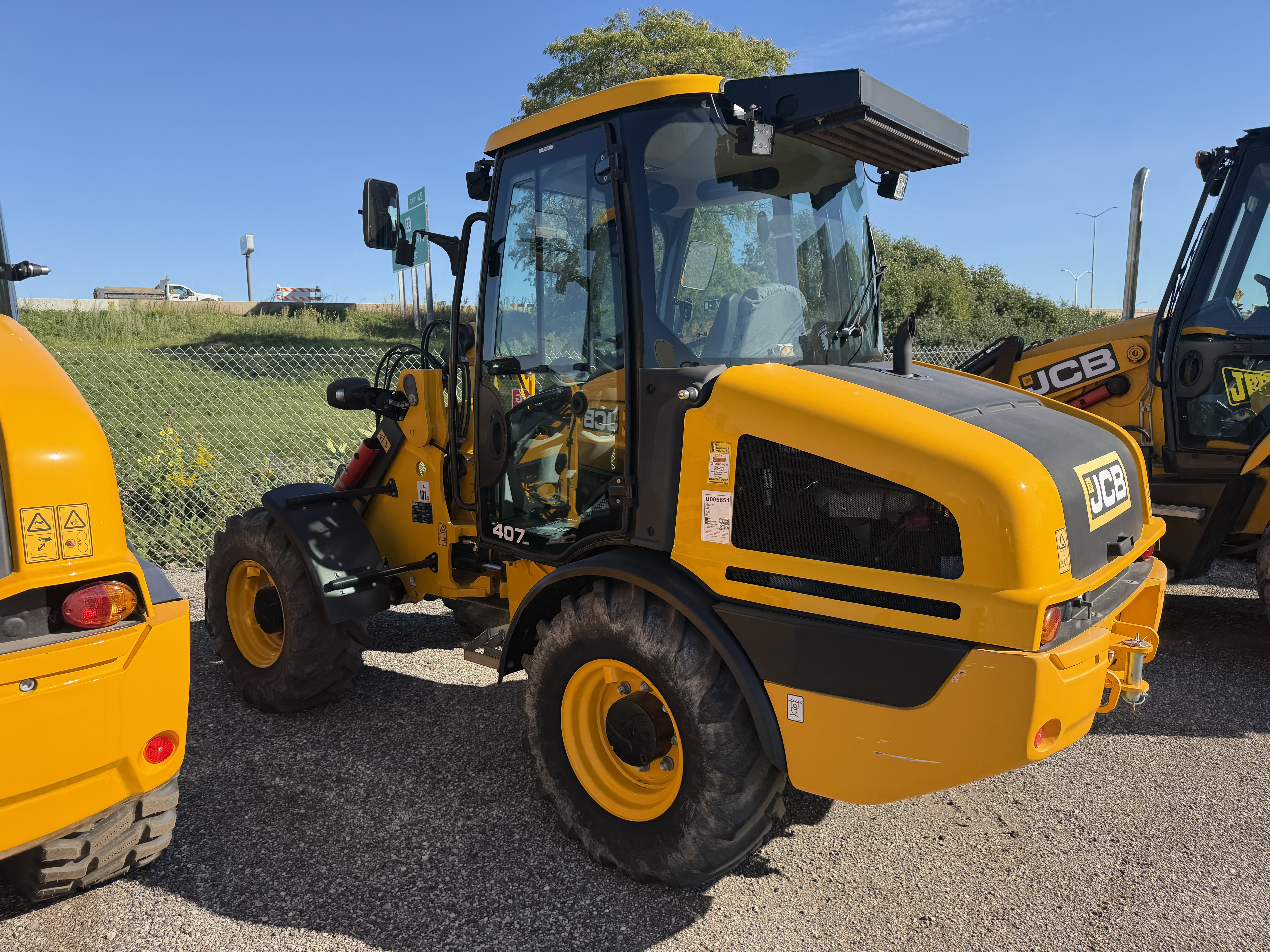 2022 JCB 407
