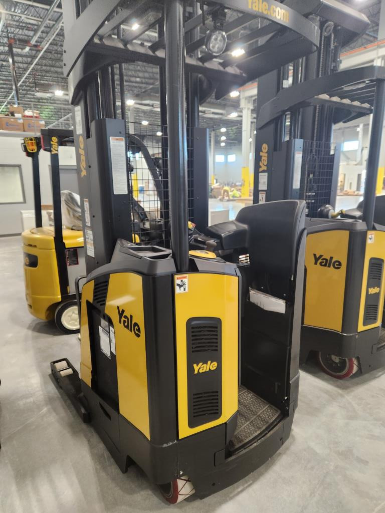 2022 Yale NR040EC