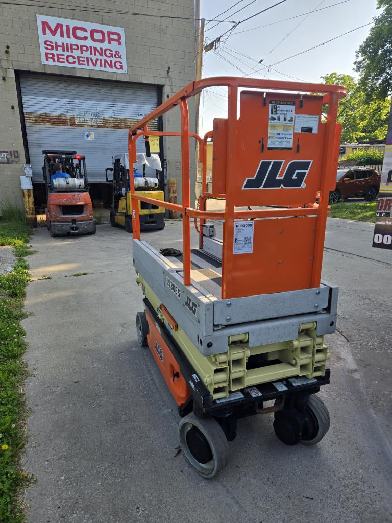 0 JLG 1930ES