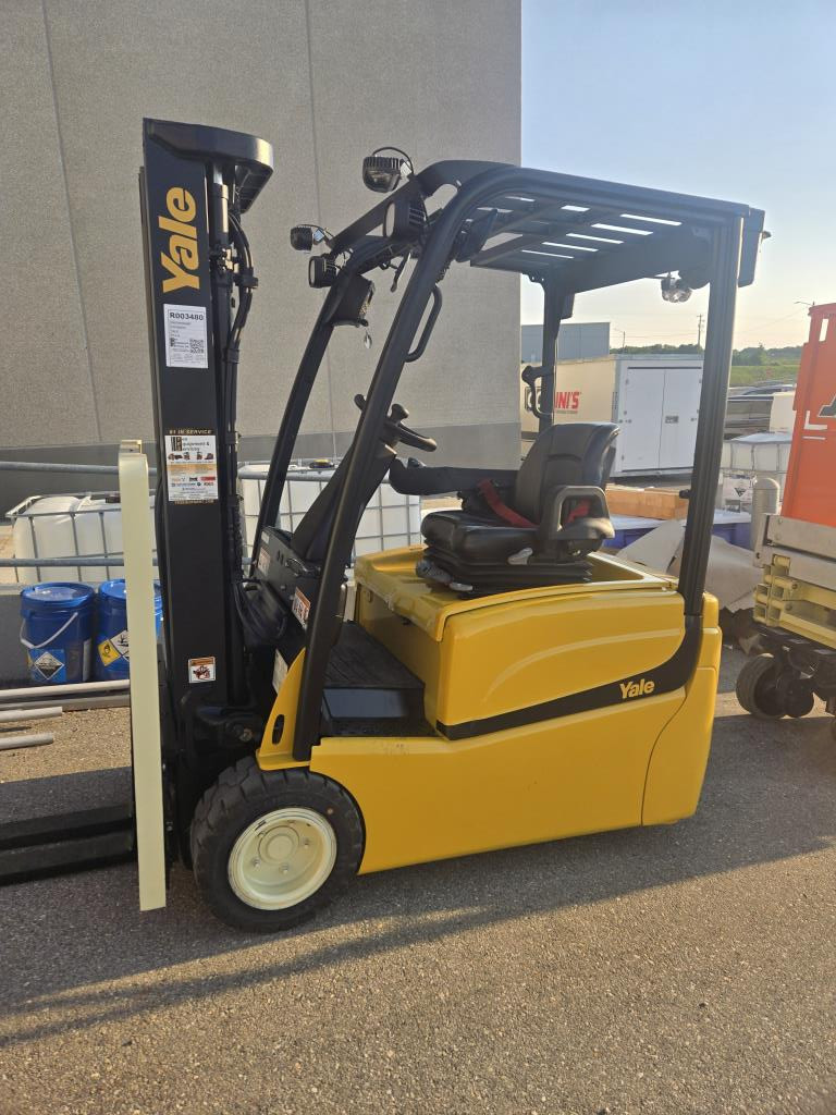 2016 Yale ERP-040VT