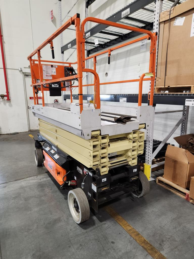 0 JLG 3246ES