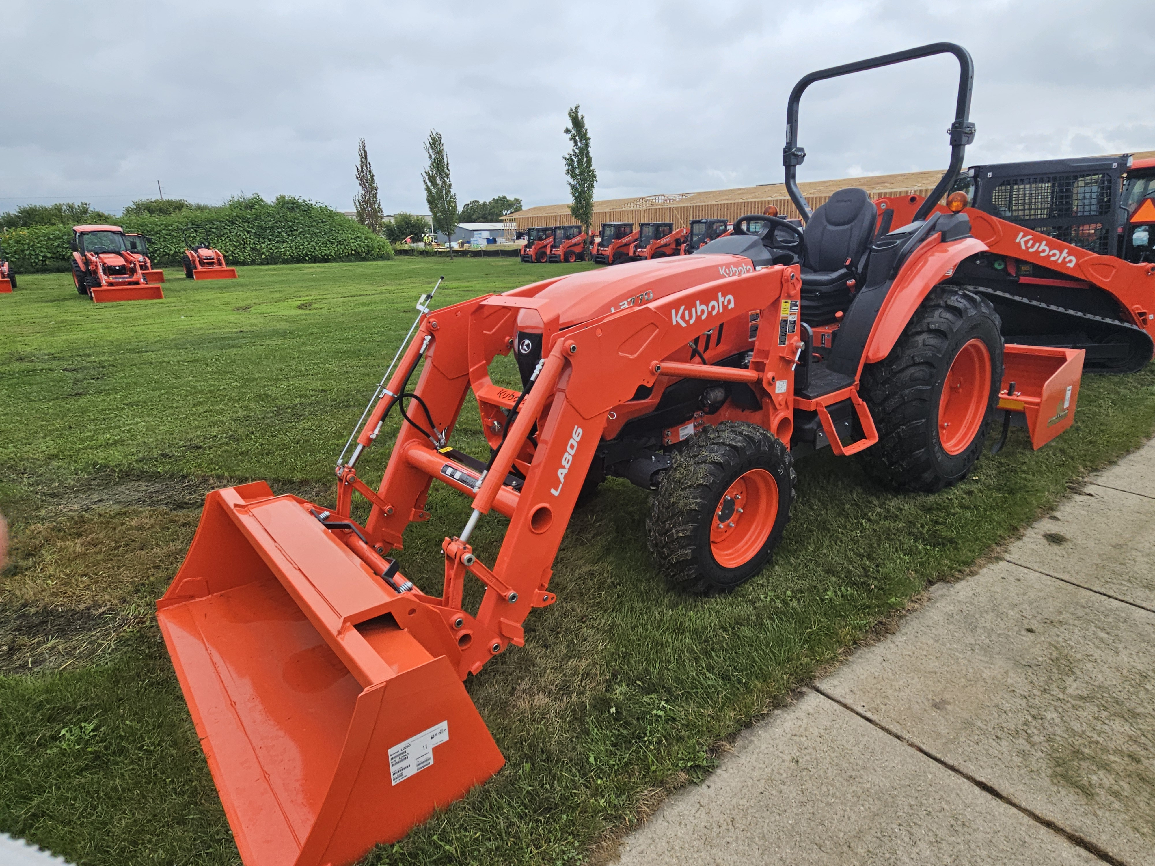 Photo of Kubota L3770DLX
