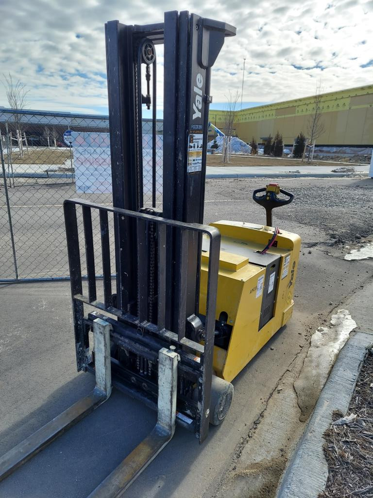 2015 Yale MCW040-E