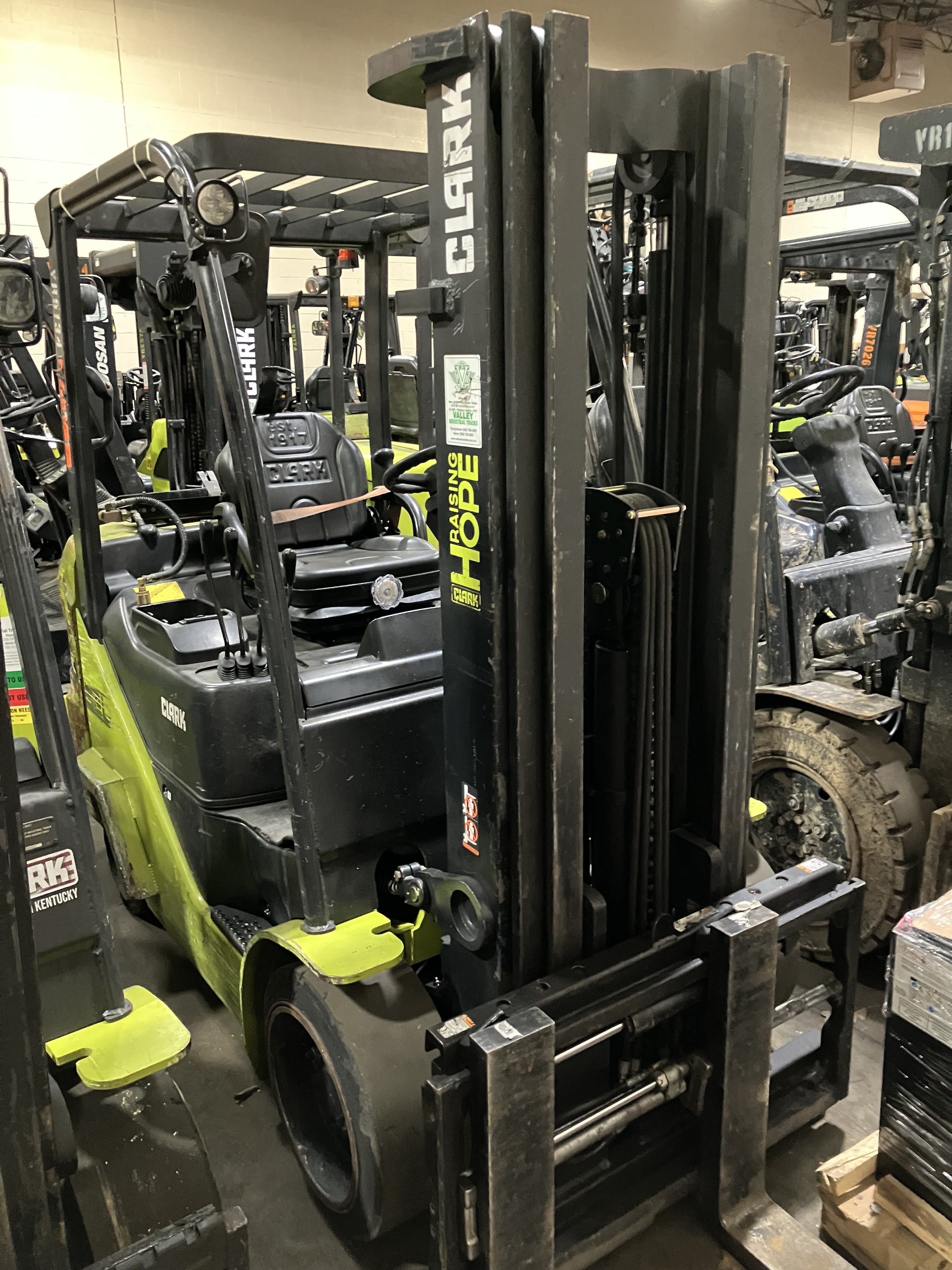 Photo of a 2015 Clark S32CL