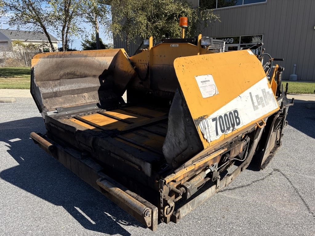 Photo of a 2012 Leeboy 7000B