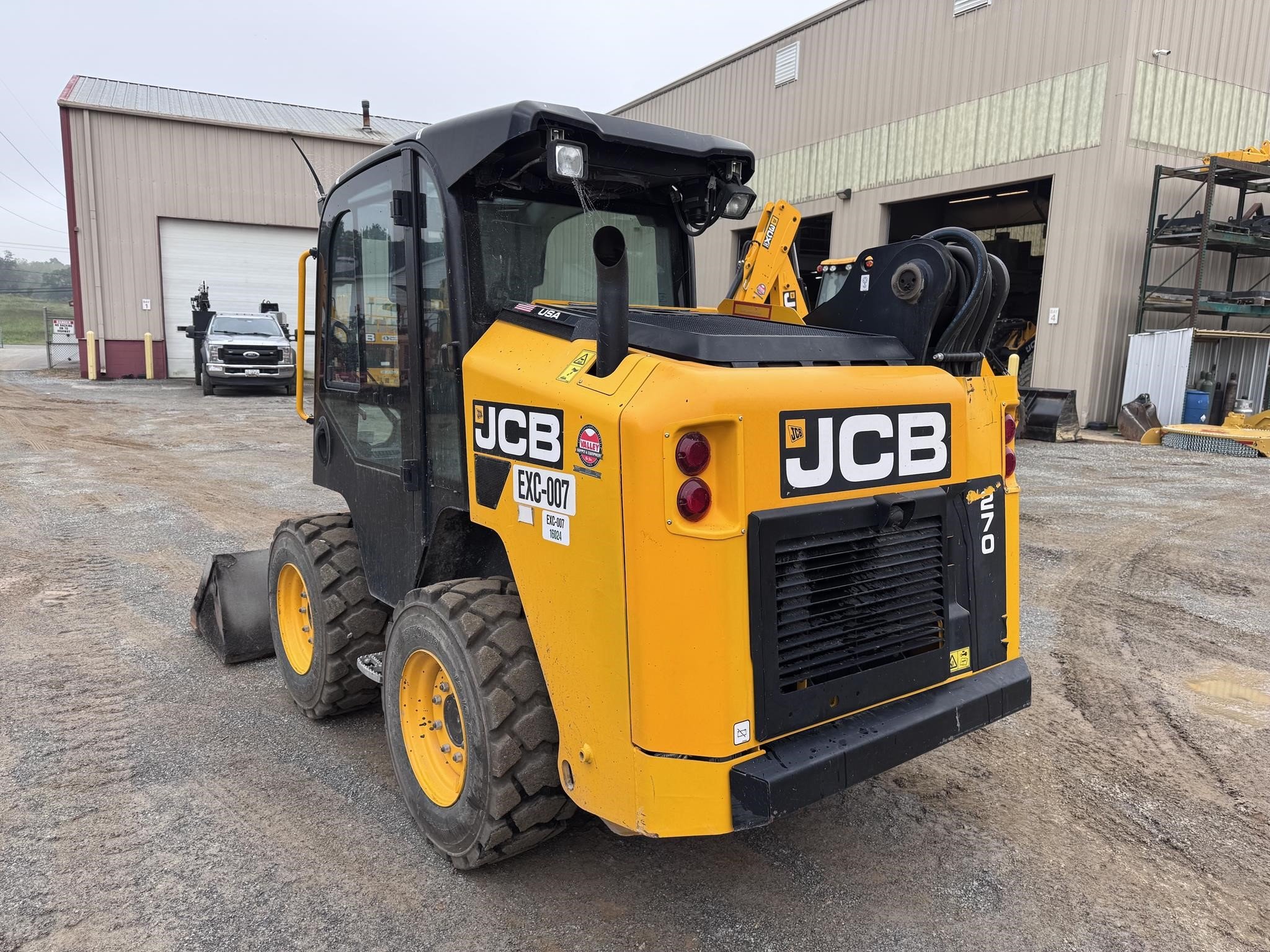 2023 JCB 270