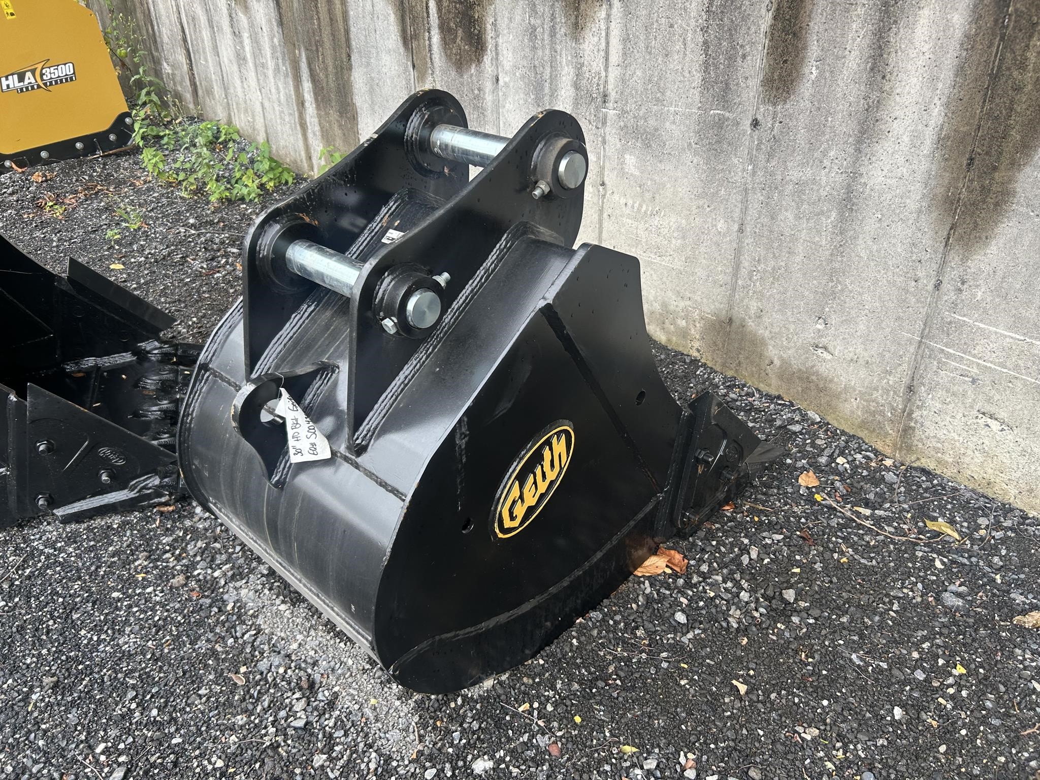 2026 Geith 30" BUCKET