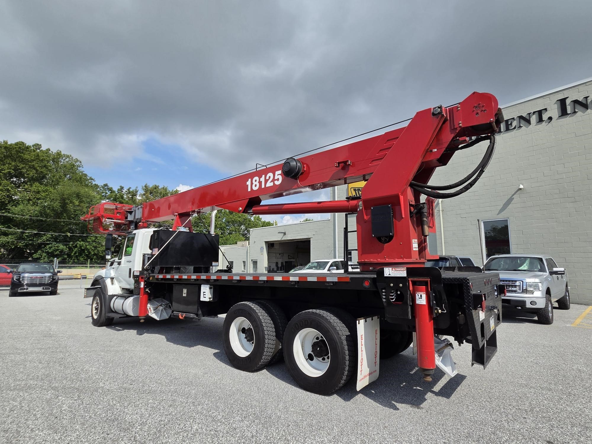 2009 Elliott 18125R