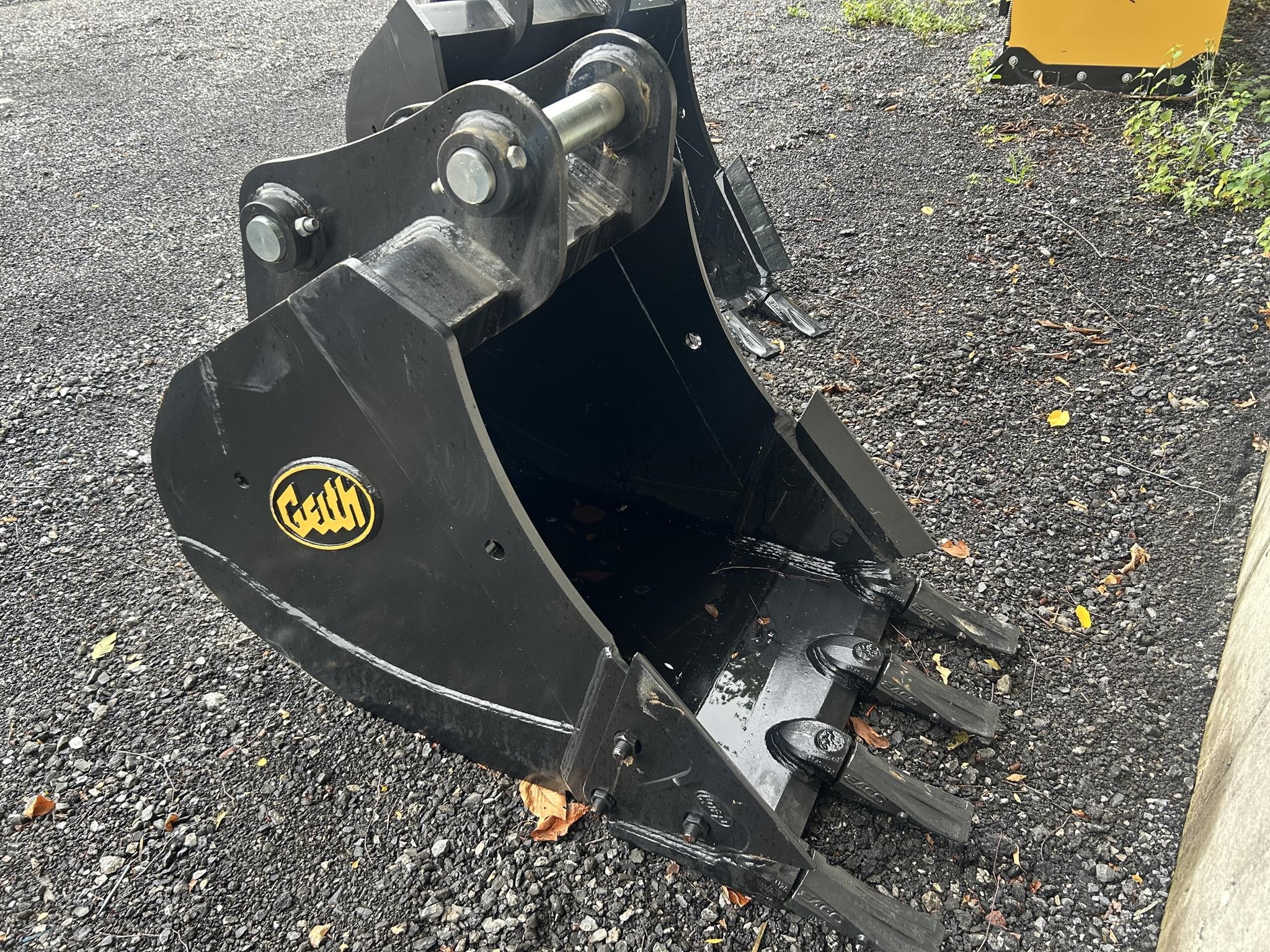 Photo of 2026 Geith 30" BUCKET