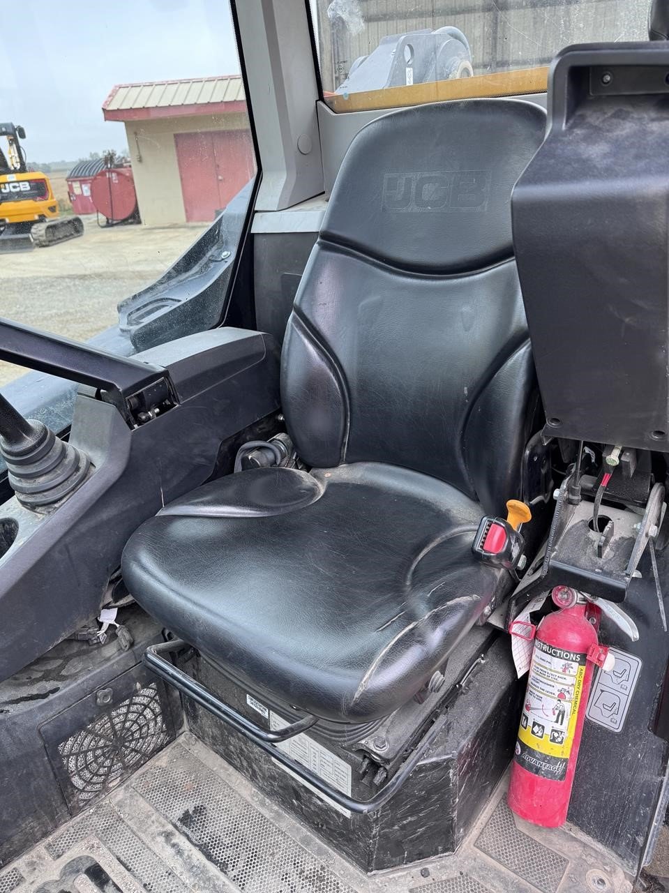 2023 JCB 270