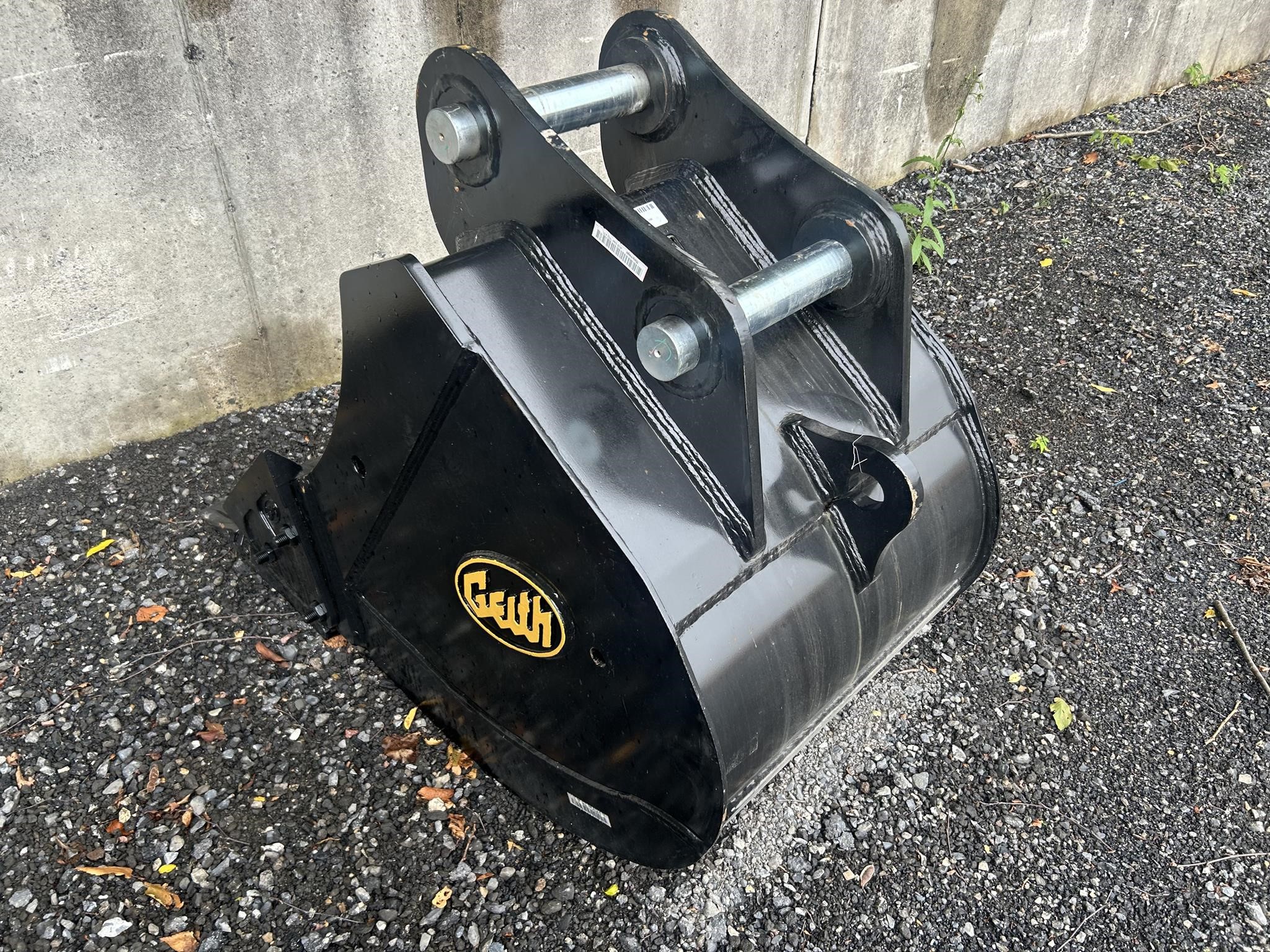 2026 Geith 30" BUCKET