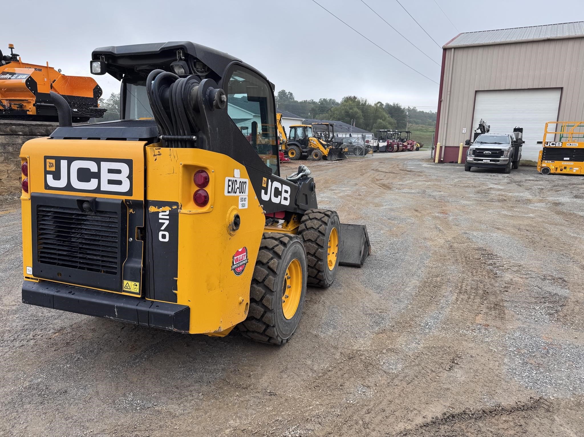 2023 JCB 270