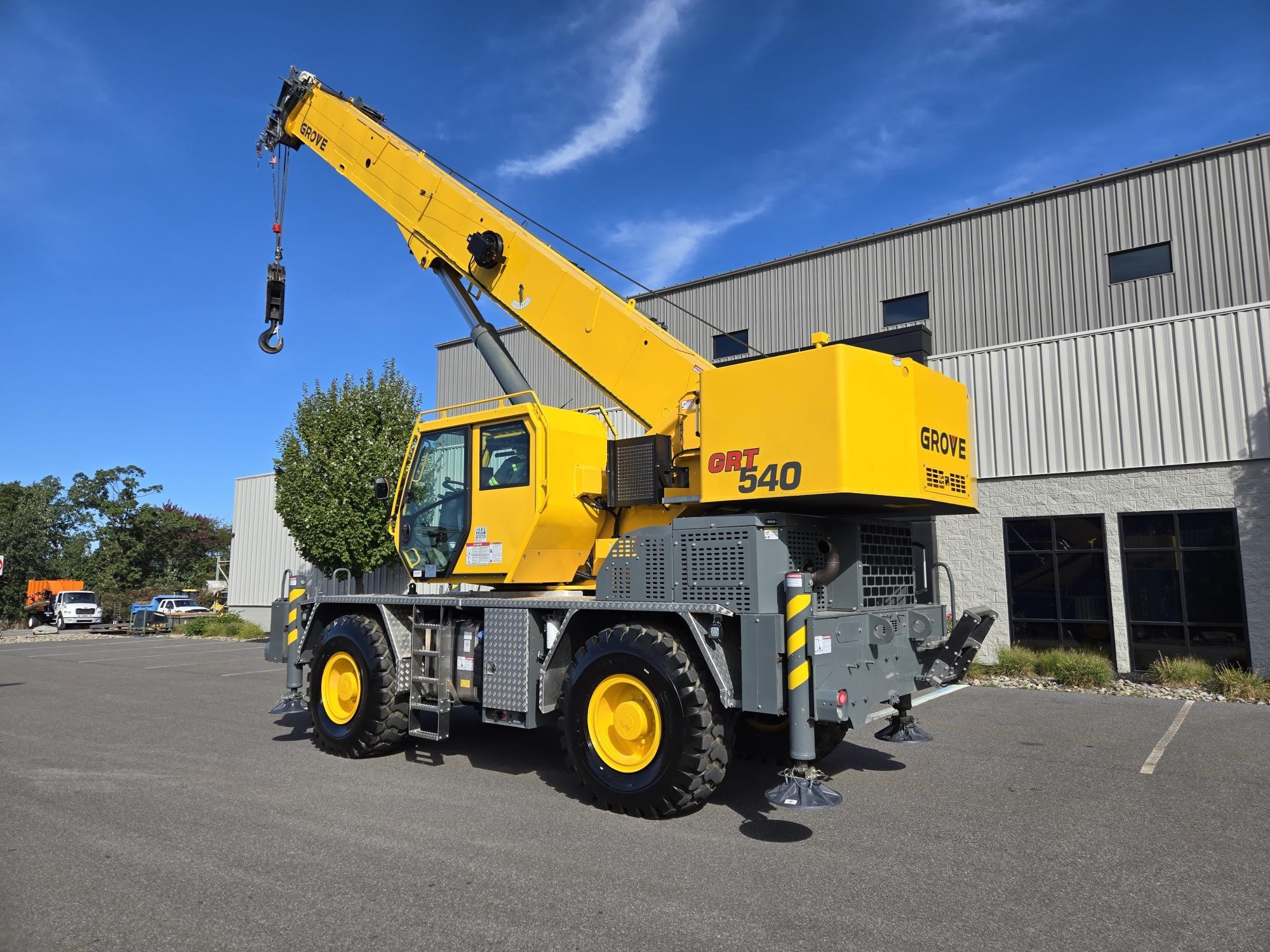 2025 Grove GRT540