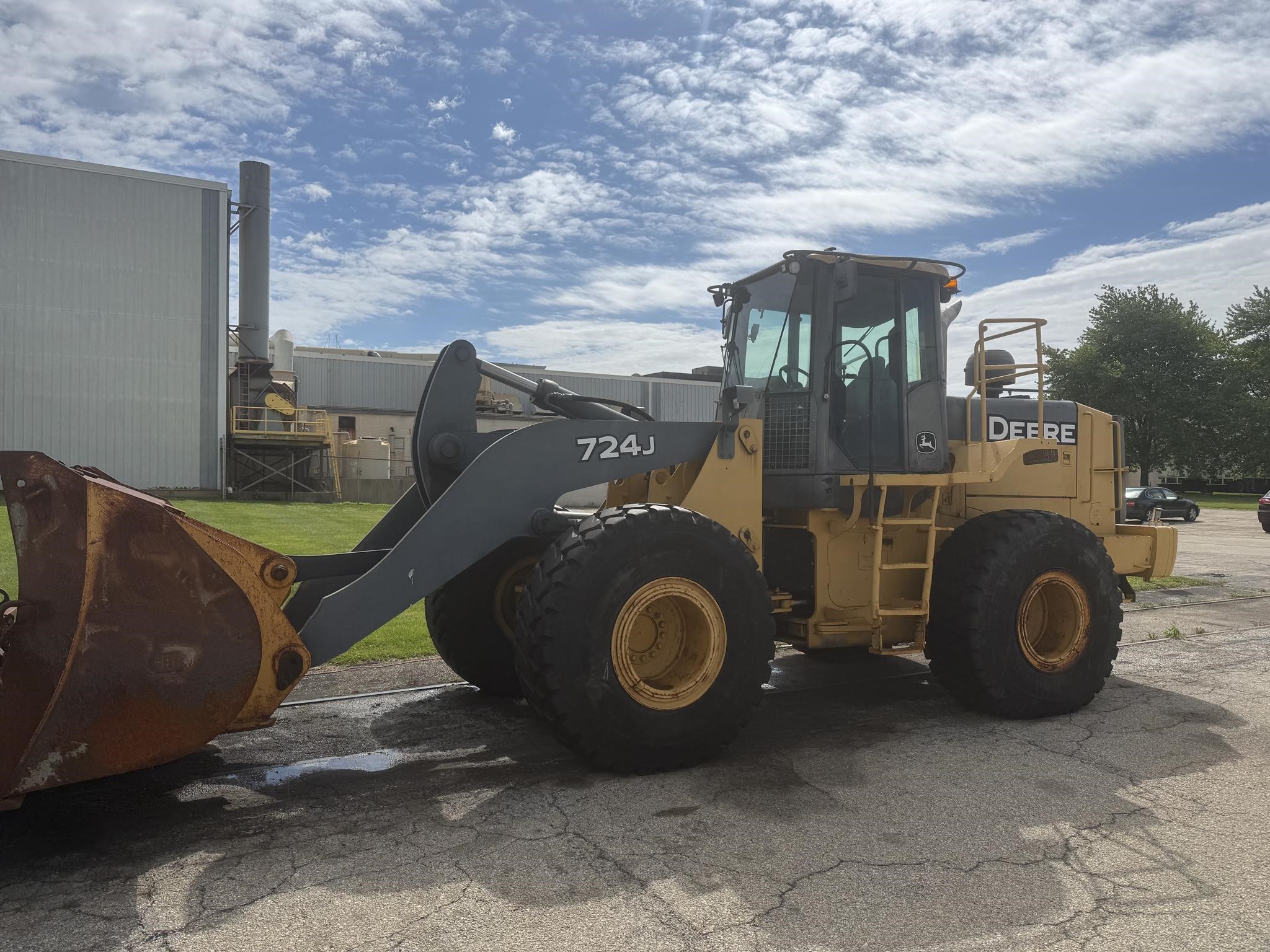 Photo of a 2008 John Deere 724J