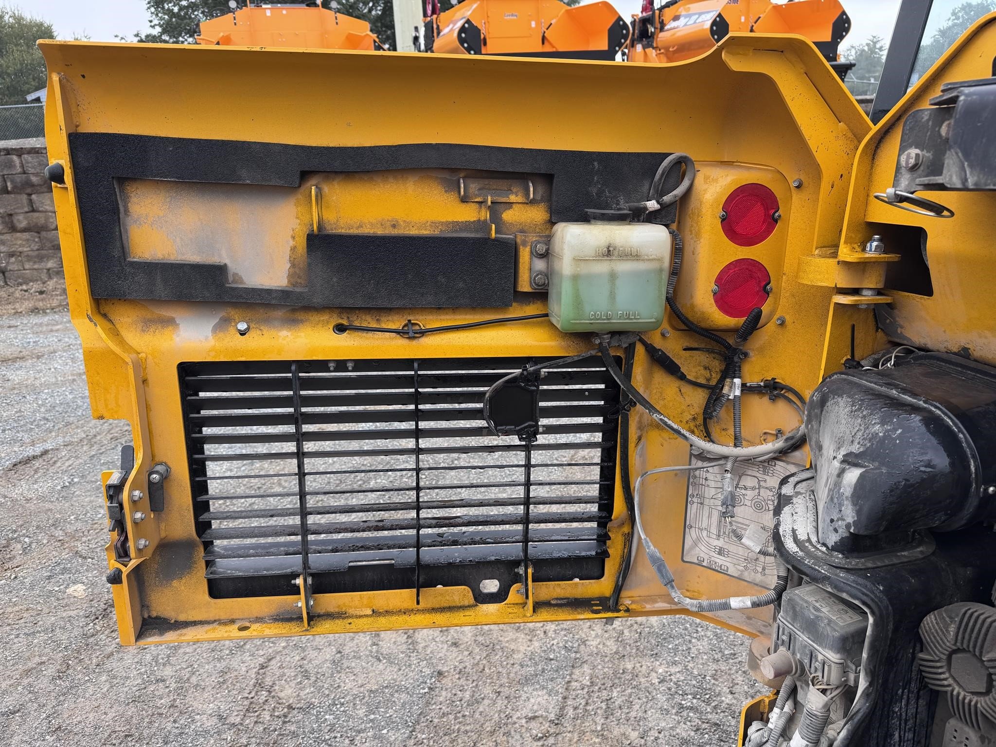 2023 JCB 270