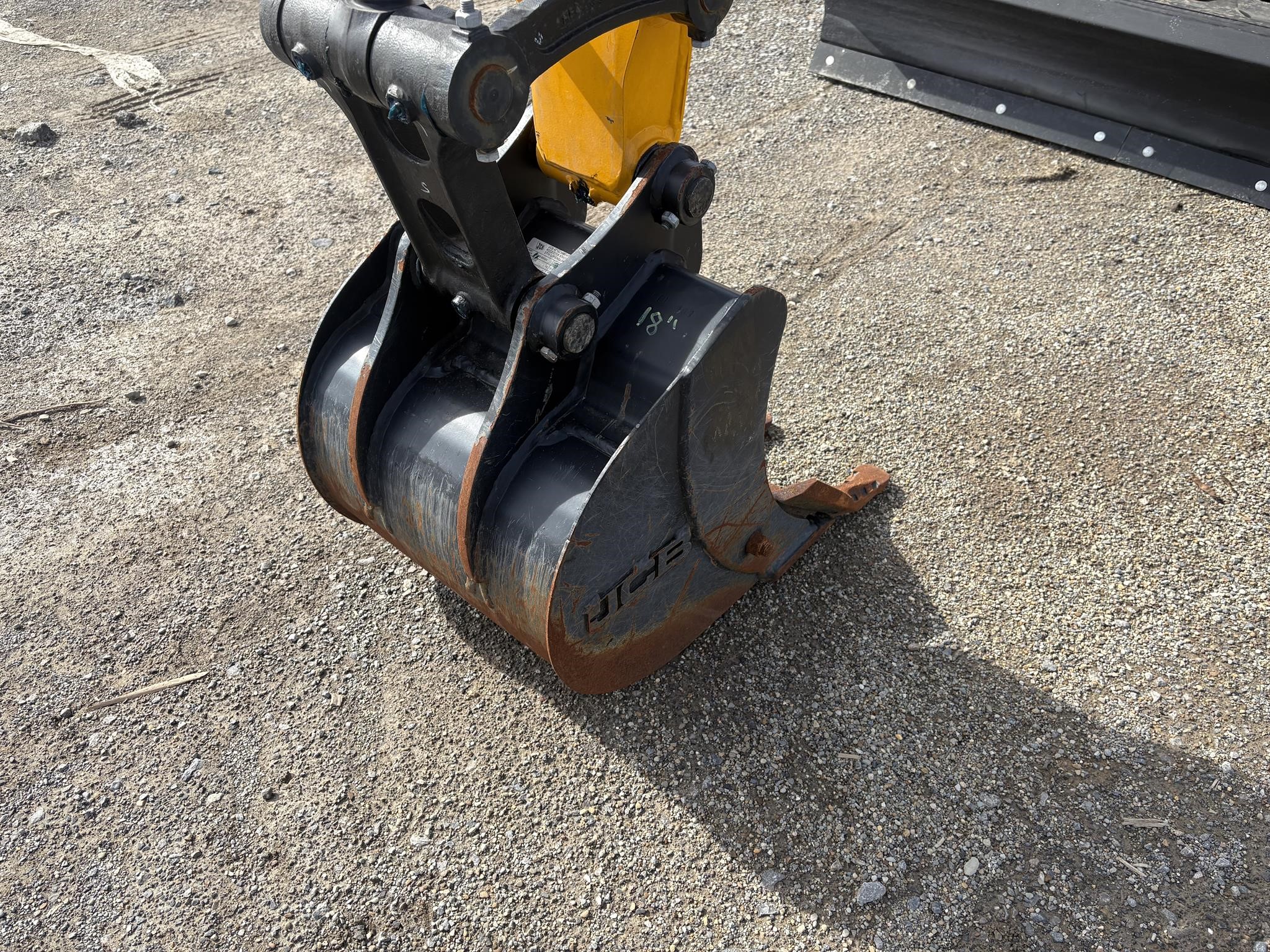 2022 JCB 18" GP BUCKET