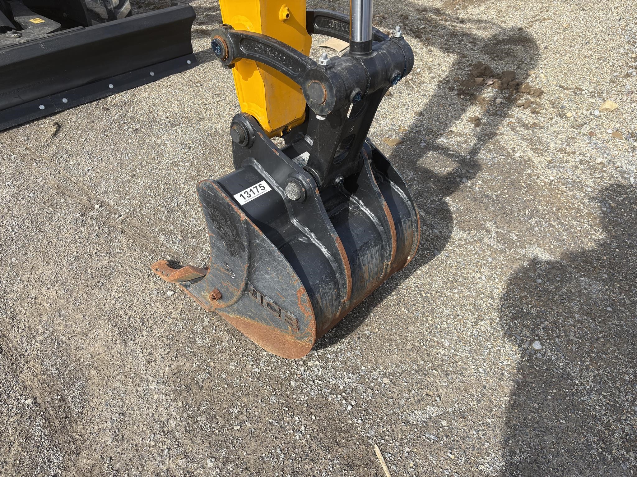 2022 JCB 18" GP BUCKET