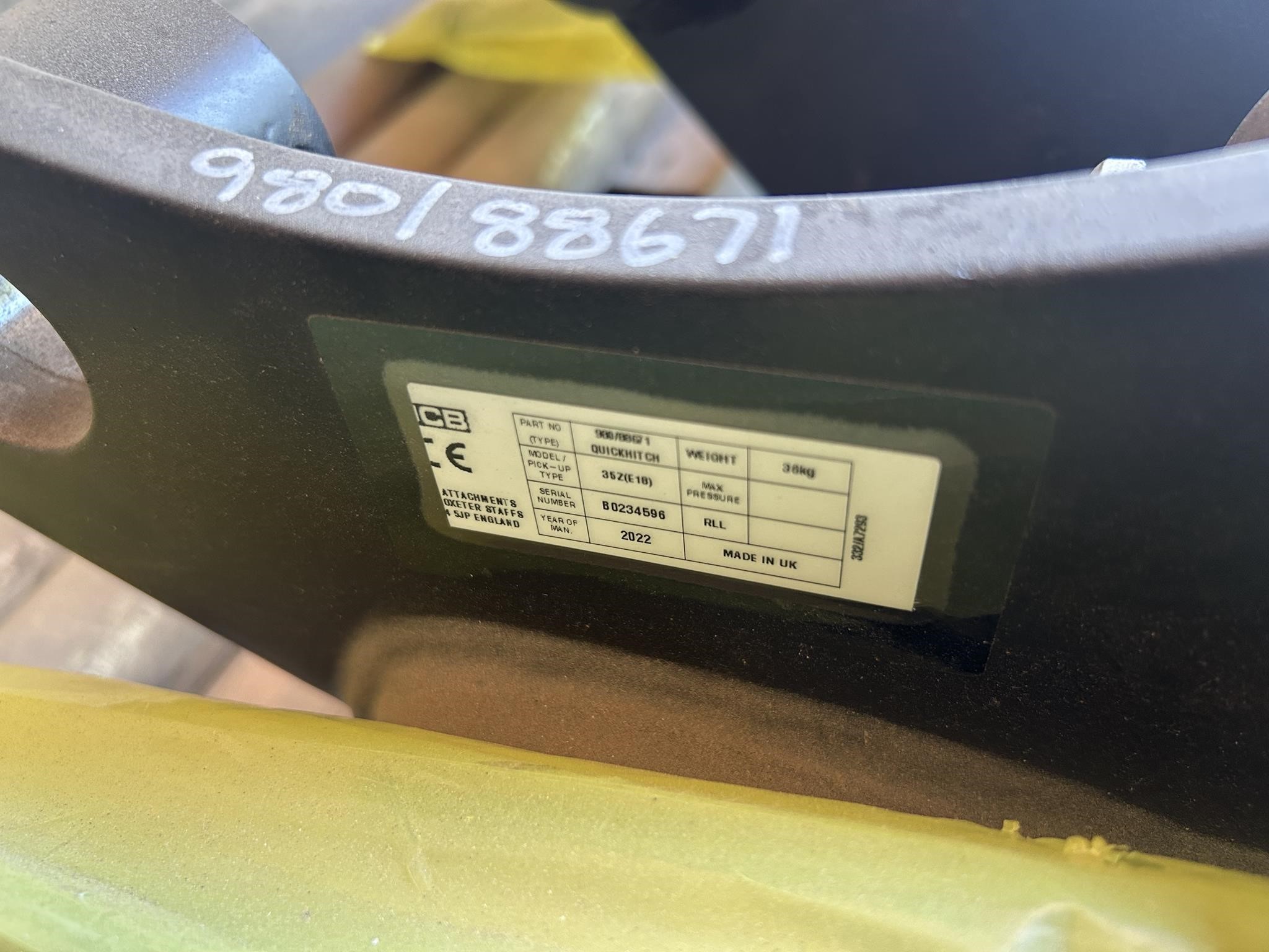 2023 JCB 35Z MECHANICAL COUPLER