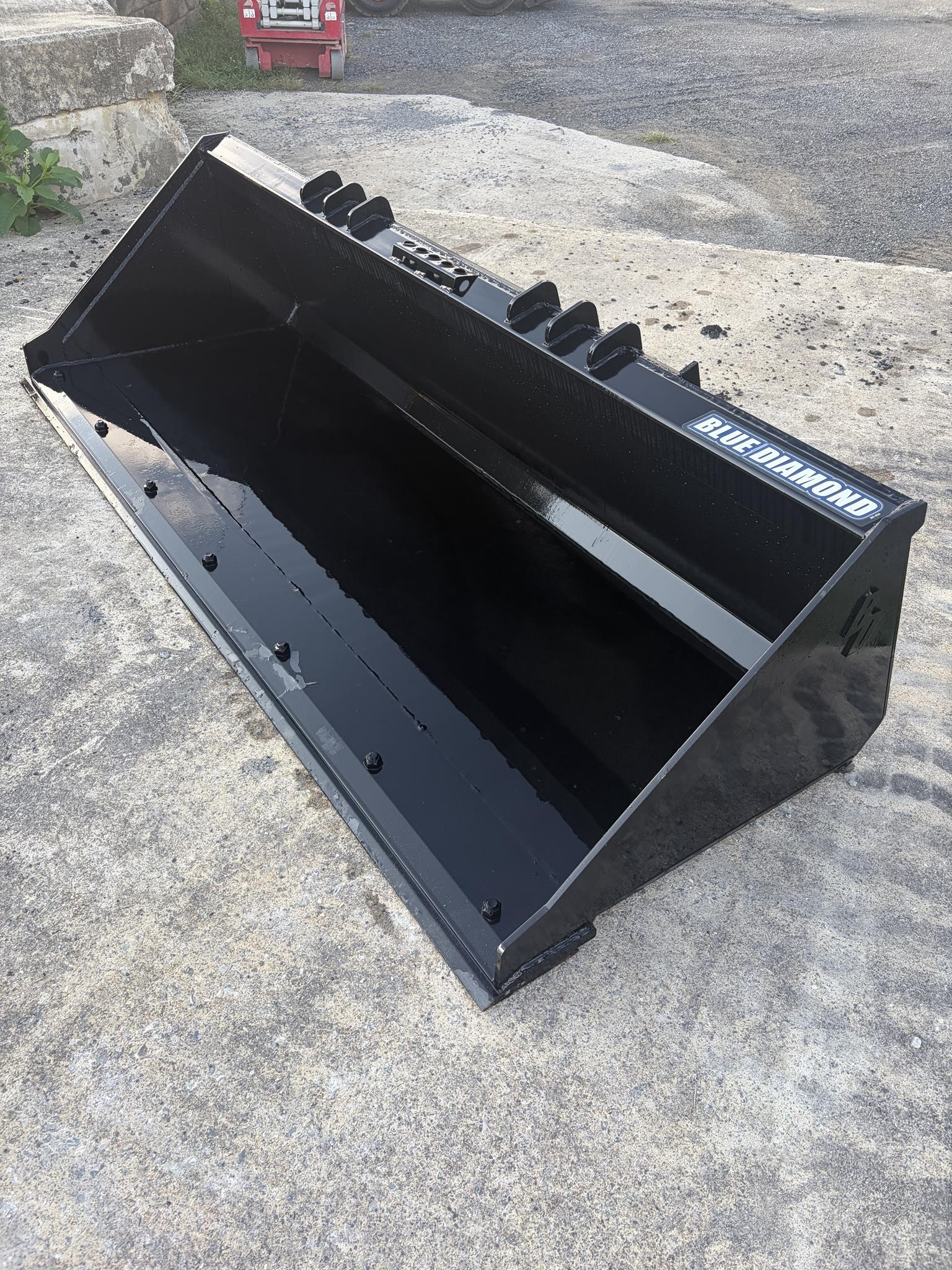 Photo of 2026 Blue Diamond 78" BUCKET